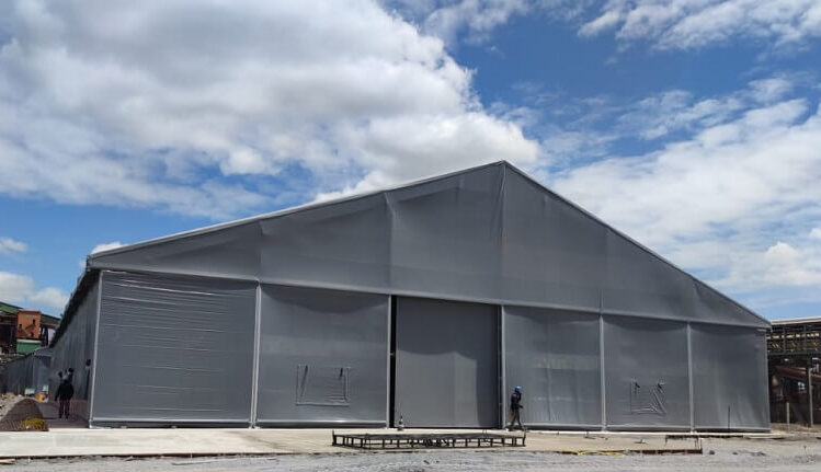 Fabricação, venda e locação de galpões de lona GM Log, produzido pela GM Tendas Galpões, empresa especializada em venda e locação de galpões lonados para armazenagens industriais, logística e eventos, com sistemas de SPDA, iluminação, exaustão e climatização, projetados sob medida