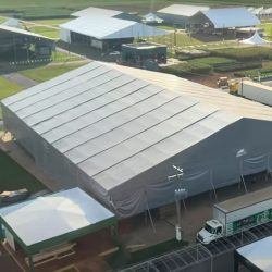 Venda e locação de galpões de lona GM Log, produzido pela GM Tendas Galpões, empresa especializada em venda e locação de galpões lonados para armazenagens industriais, logística e eventos, com sistemas de SPDA, iluminação, exaustão e climatização, projetados sob medida